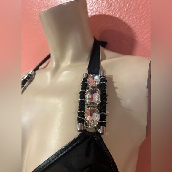 BEACH BUNNY BIKINI TOP WITH JEWELRY DETAIL.. - Picture 3 of 8